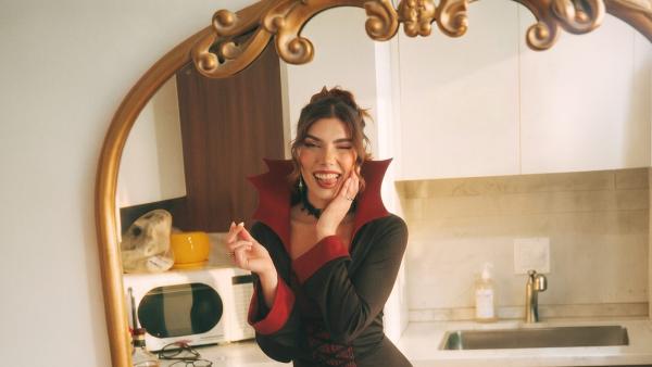 Vampire Costume Ideas for Women: The Five-Piece Checklist