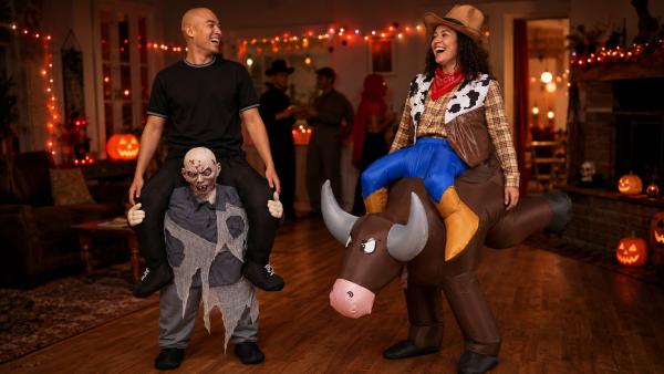 Piggyback Costumes: 7 Picks, From One-Minute Stuffing to Four-Hour Inflatables