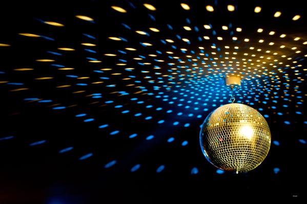 How to Plan a 70s Party | Groovy Costume Ideas & Tips